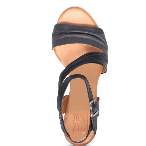 Miz‎ Mooz Womens Black Leather Ruched Ankle Strap Block Heel Sandals Size 40/9 - Picture 2 of 8